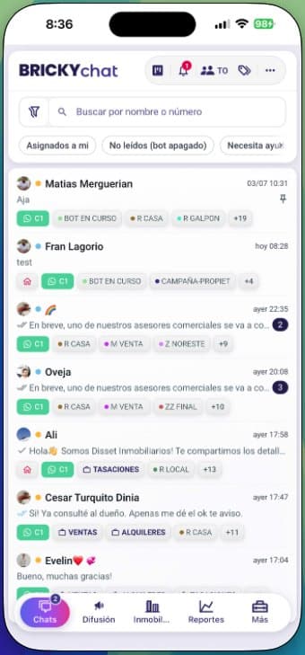 Bandeja de conversaciones en la aplicación móvil de Bricky